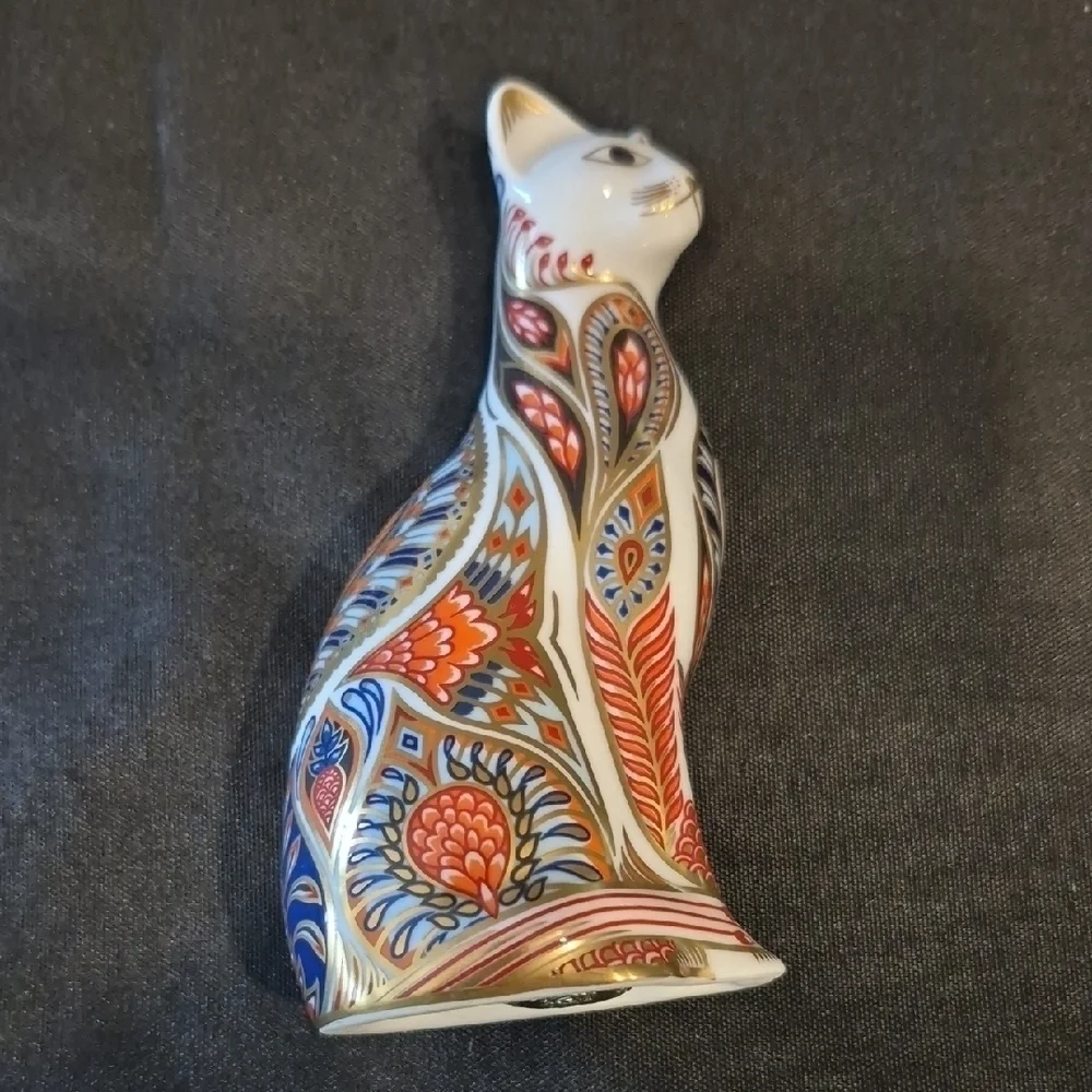Royal Grand Derby Siamese Imari Porcelain Cat.